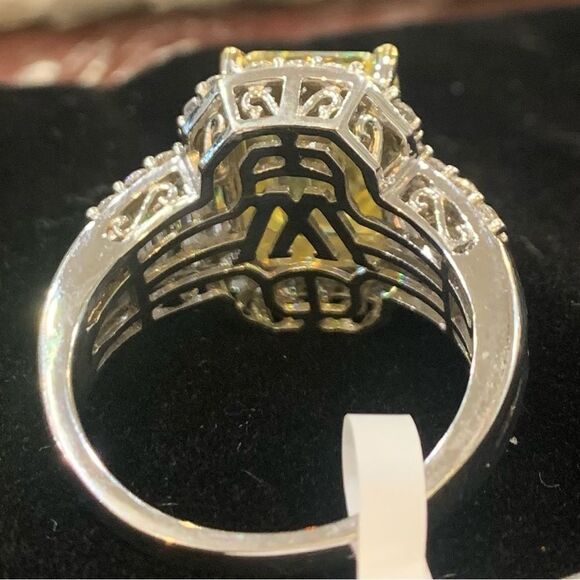 Gorgeous Canary  and white diamonds in Rhodium over sterling silver. Size 10 - Picture 5 of 7